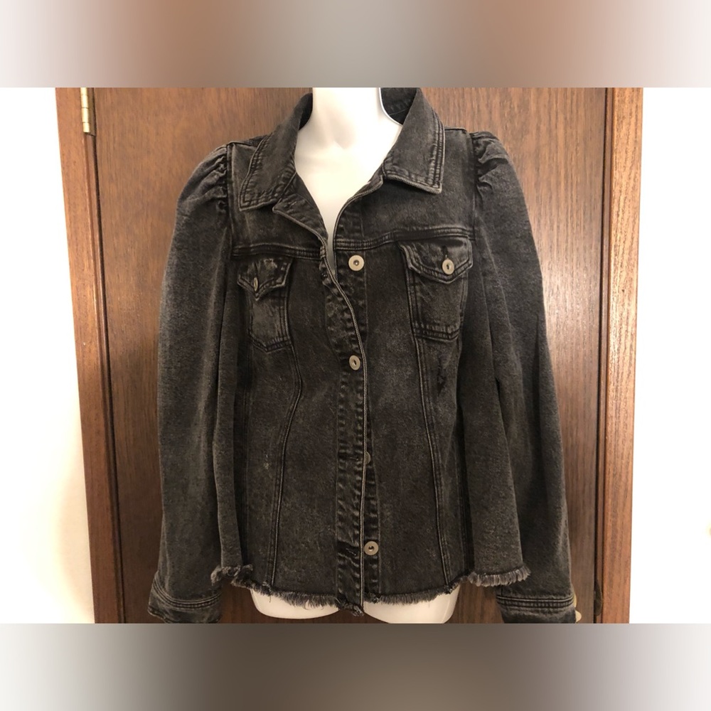 Torrid 5 5x Black Ruffle sleeve Jean Denim Jacket Plus NWT - Picture 2 of 6